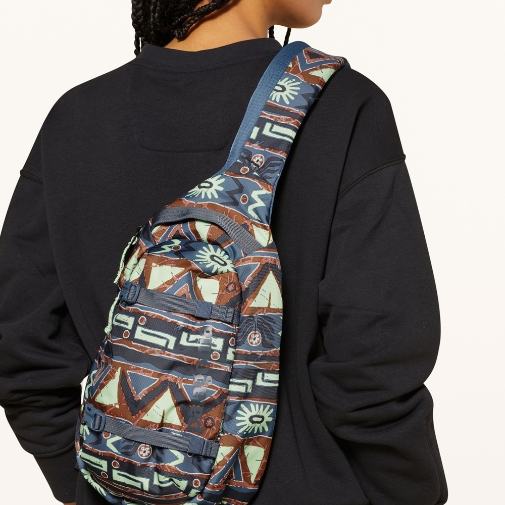 BNWT PATAGONIA SLING BAG